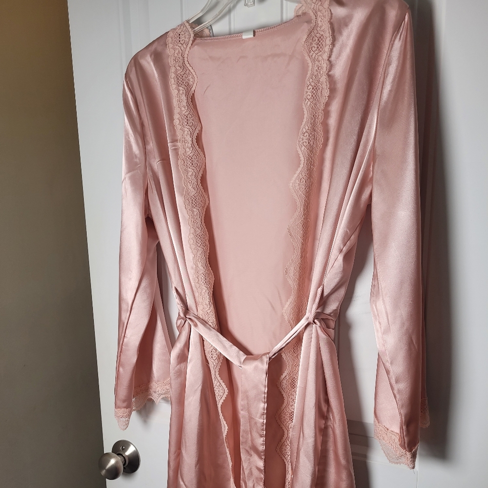 Women's Satin Coquette Lace Trim Robe - Blush Pink. Size M